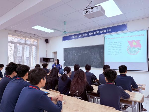 BCH ĐOÀN TRƯỜNG ESTIH TỔ CHỨC LỚP BỒI DƯỠNG CẢM TÌNH ĐOÀN CHO THANH NIÊN ƯU TÚ BCH ĐOÀN TRƯỜNG ESTIH TỔ CHỨC LỚP BỒI DƯỠNG CẢM TÌNH ĐOÀN CHO THANH NIÊN ƯU TÚ